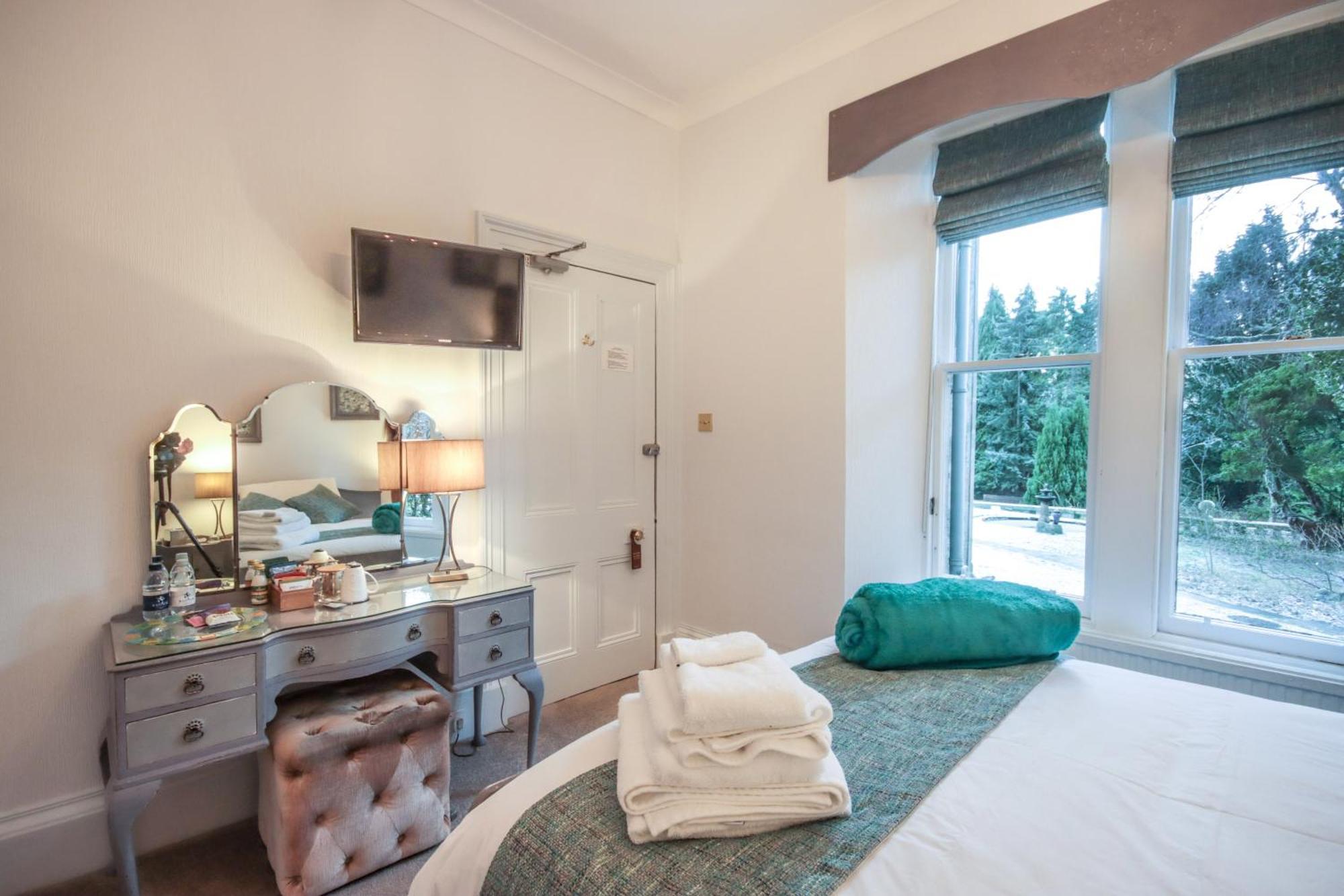 Cluny Bank Hotel Forres Room photo