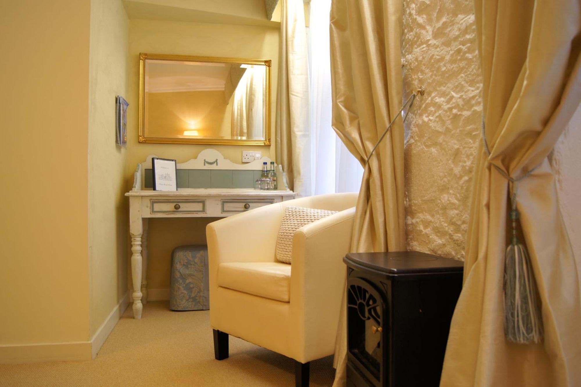 Cluny Bank Hotel Forres Room photo